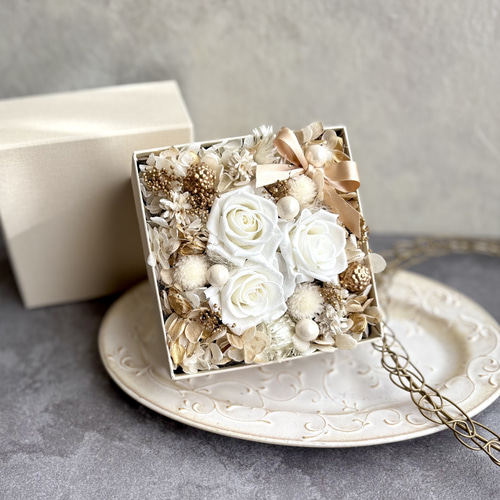 プリザーブドフラワー ボックスフラワー ホワイトゴールド ゴージャス
