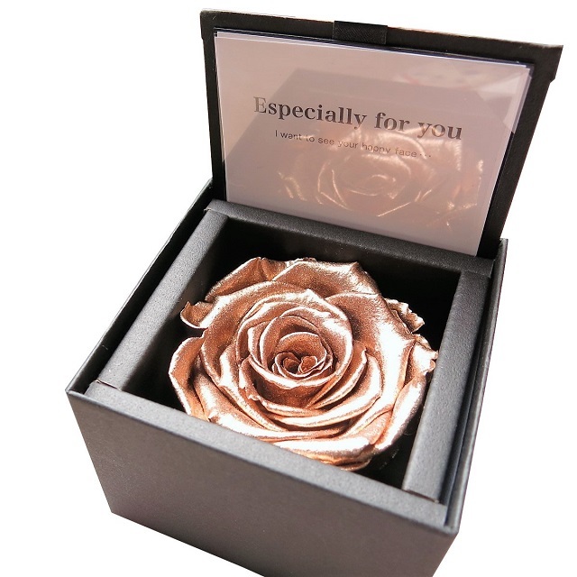 ダイヤモンドローズ ゴールド プリザーブドフラワー 箱を開けて