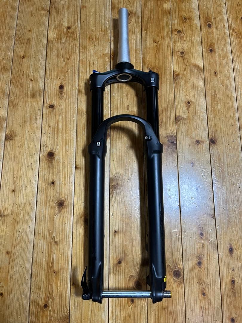 サンツアー　フロントフォーク　140mmストローク SRサンツアーがMTBクロスカントリー用サスペンションフォークを発売